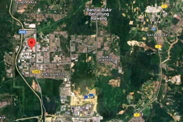 Bandar Bukit  Beruntung 2 Adjoining Warehouse for Rent