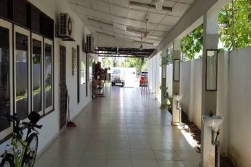 Titiwangsa 2 Storey Bungalow For Rent