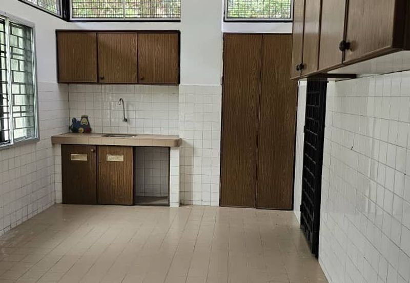 Single Storey Colonial Bungalow For Sale