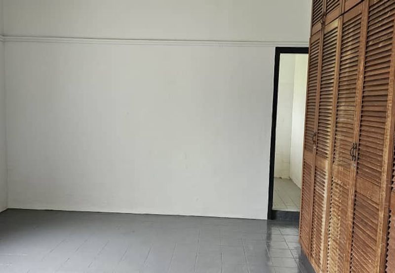 Single Storey Colonial Bungalow For Sale