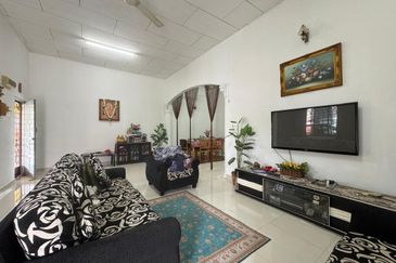 Ampang, Kg. Tasek Permai Single Storey Semi-Detached House For Sale 