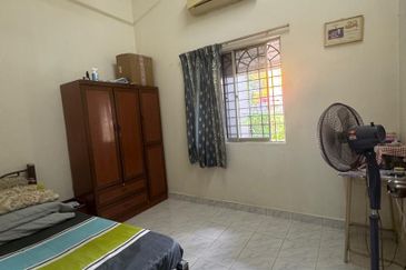 Ampang, Kg. Tasek Permai Single Storey Semi-Detached House For Sale 