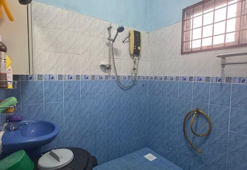 Ampang, Kg. Tasek Permai Single Storey Semi-Detached House For Sale 