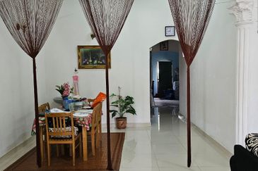 Ampang, Kg. Tasek Permai Single Storey Semi-Detached House For Sale 