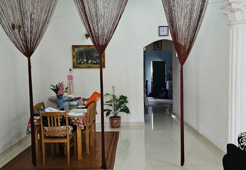 Ampang, Kg. Tasek Permai Single Storey Semi-Detached House For Sale 