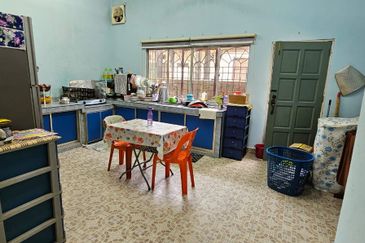 Ampang, Kg. Tasek Permai Single Storey Semi-Detached House For Sale 