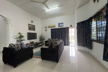 Ampang, Kg. Tasek Permai Single Storey Semi-Detached House For Sale 