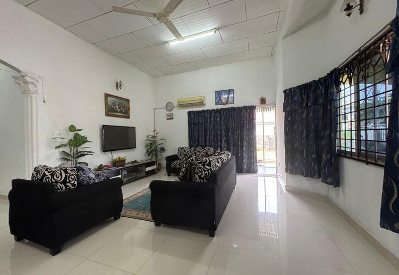 Ampang, Kg. Tasek Permai Single Storey Semi-Detached House For Sale 