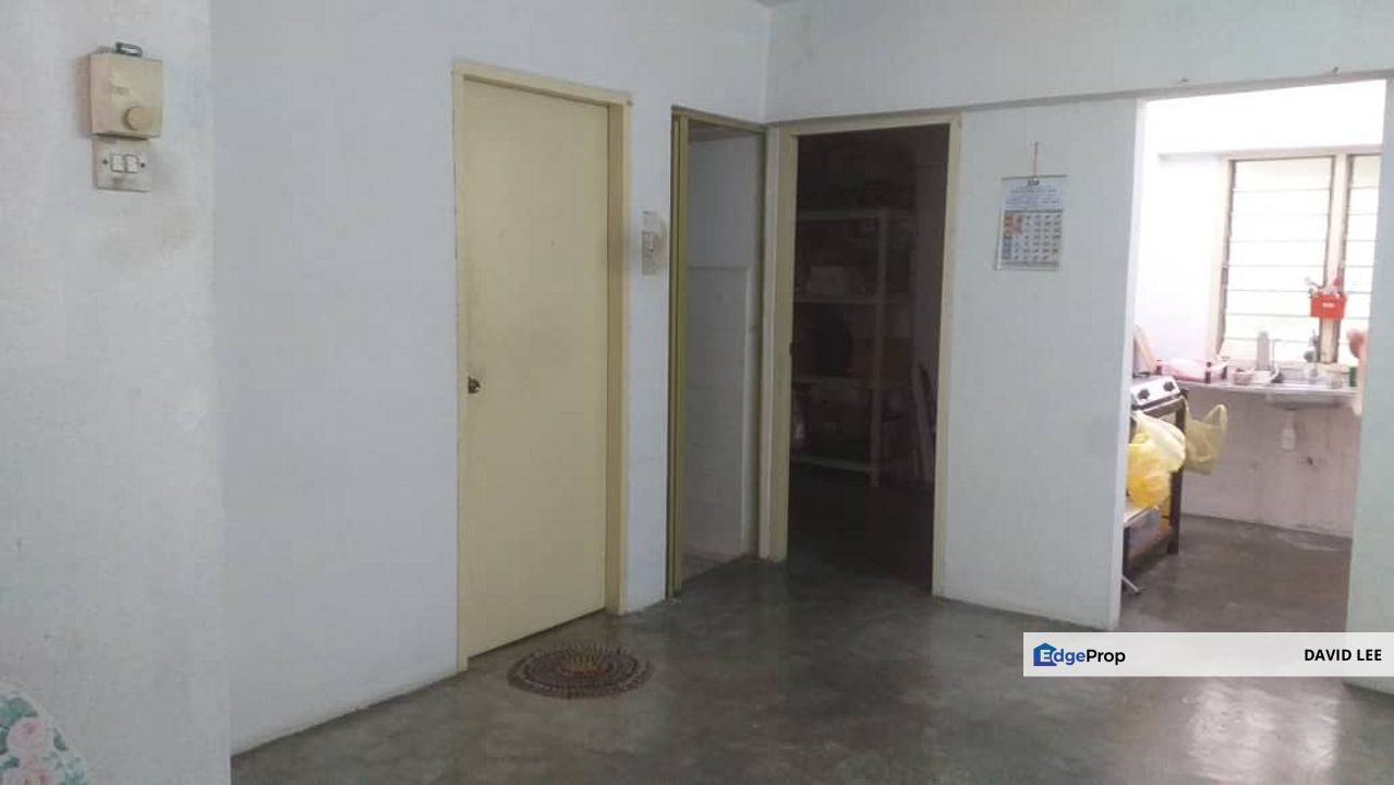 Partially Furnished Condominium For Sale At Taman Seri Hijau Jelutong Land