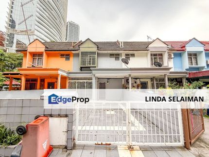 OPEN FACING ✅ Double Storey SS7 KELANA JAYAE, Selangor, Kelana Jaya