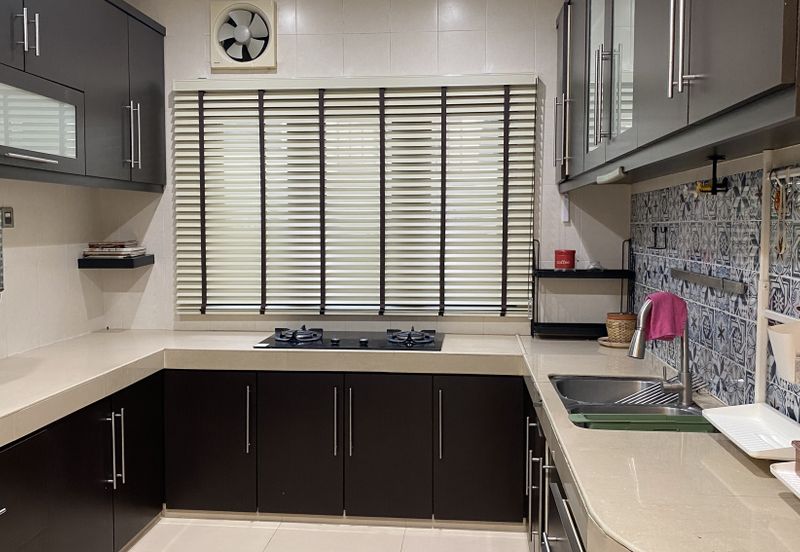 Cosy 2 Storey House @ Ara Damansara