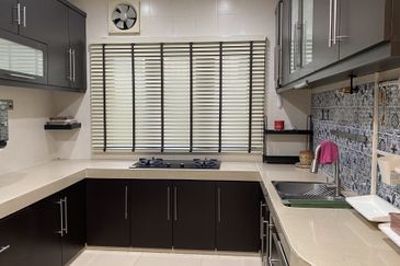 Cosy 2 Storey House @ Ara Damansara