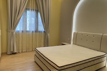 Cosy 2 Storey House @ Ara Damansara