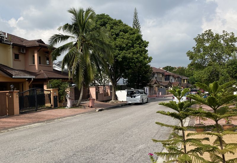 Cosy 2 Storey House @ Ara Damansara
