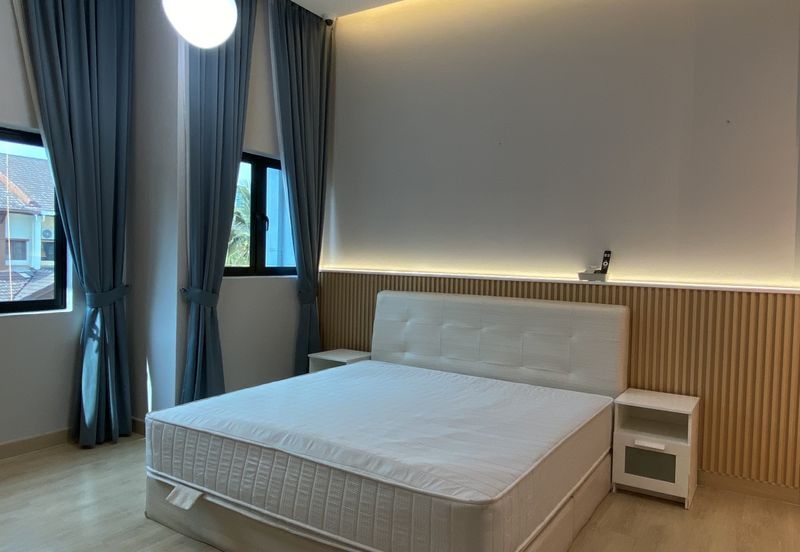 Atilia, Ara Damansara