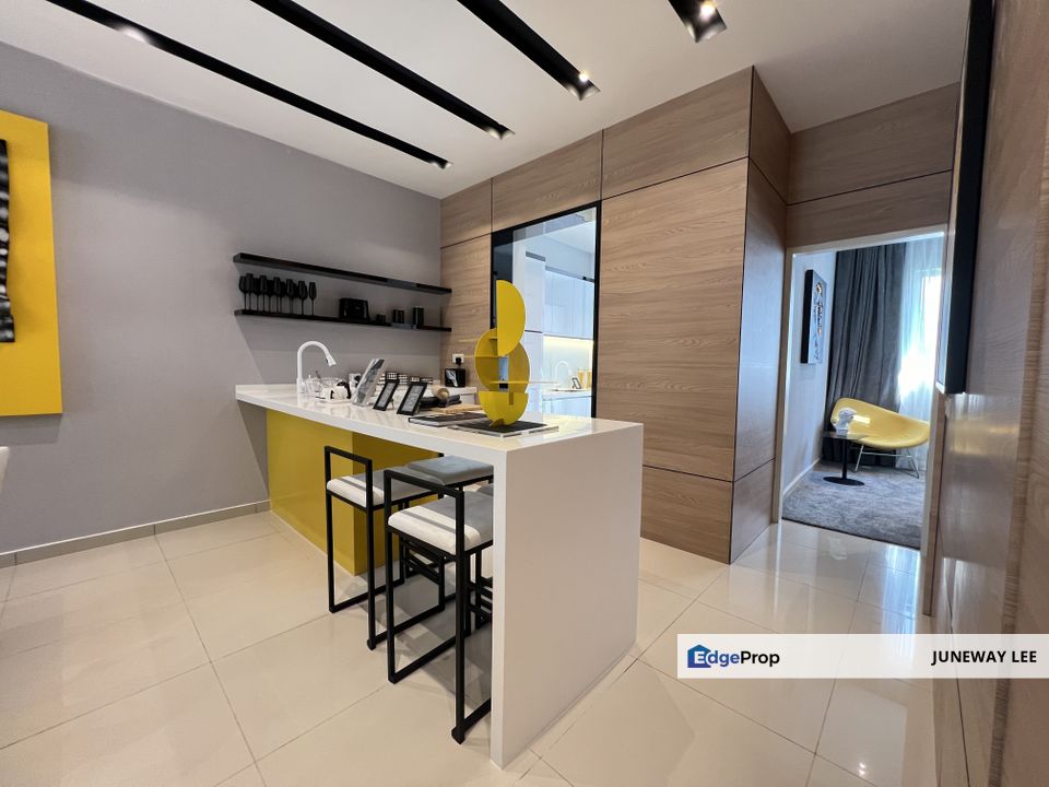 Cash Back 87k Double Storey Terrace 20x70 Eco Forest Semenyih , Selangor, Semenyih