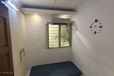 De Tropicana Condominium