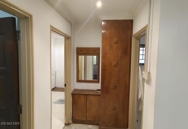 De Tropicana Condominium