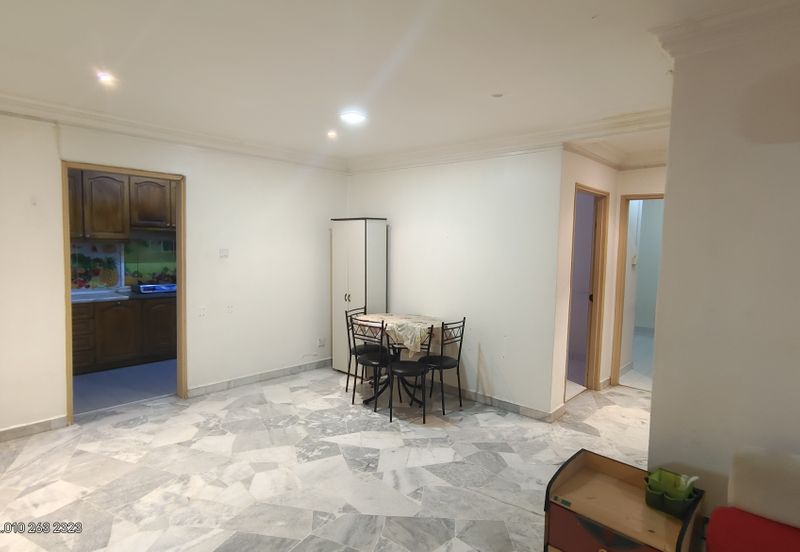 De Tropicana Condominium