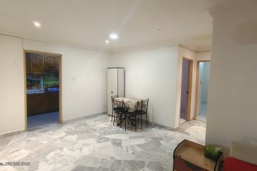 De Tropicana Condominium