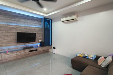 Taman Anggerik Villa