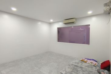 Taman Anggerik Villa