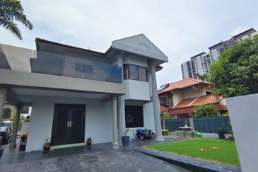 Taman Anggerik Villa