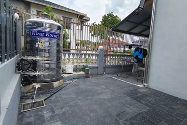 Taman Anggerik Villa