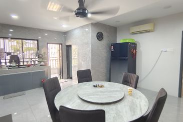 Taman Anggerik Villa