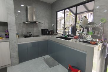 Taman Anggerik Villa