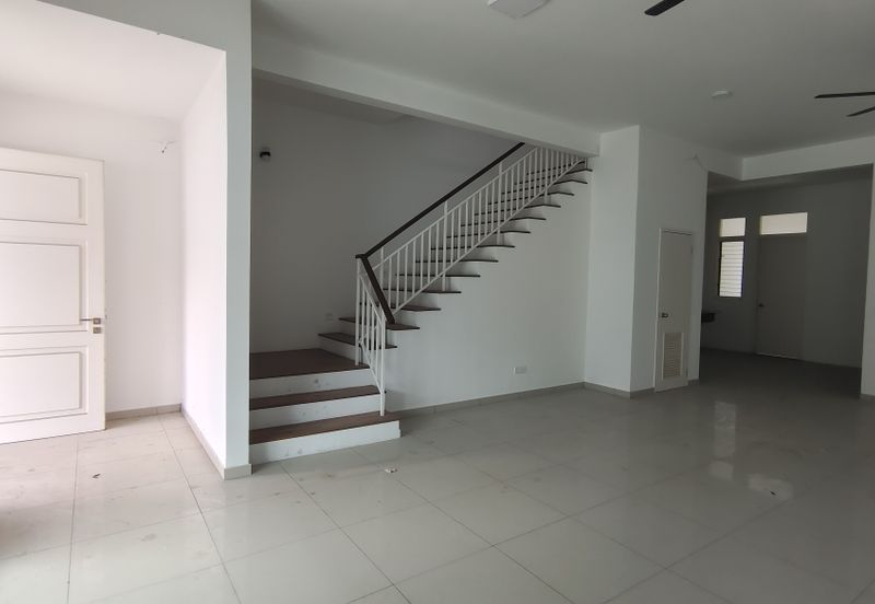 Cradleton @ Eco Majestic