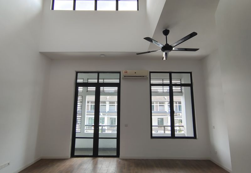 Cradleton @ Eco Majestic