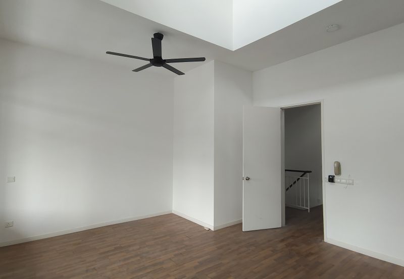 Cradleton @ Eco Majestic