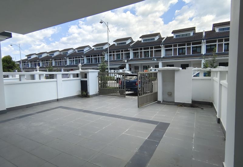 Cradleton @ Eco Majestic