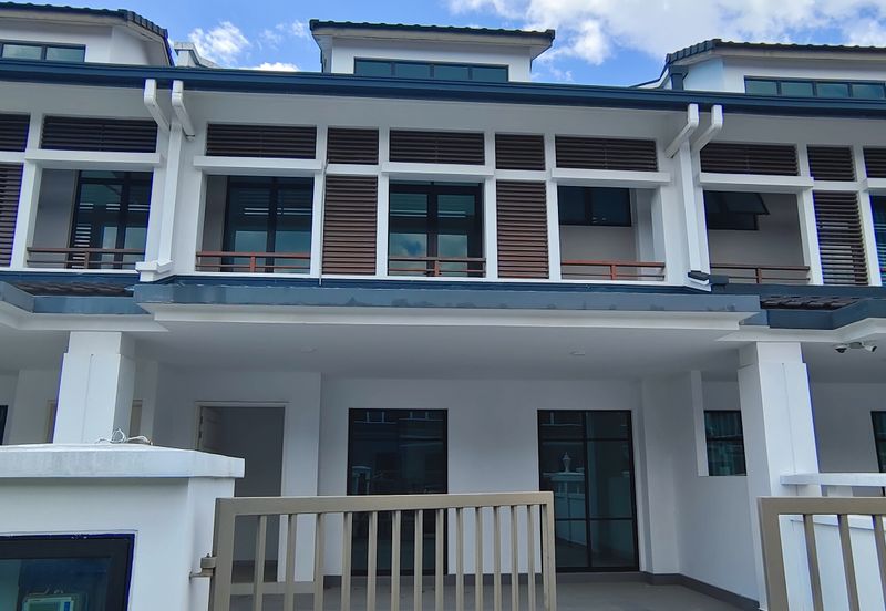 Cradleton @ Eco Majestic