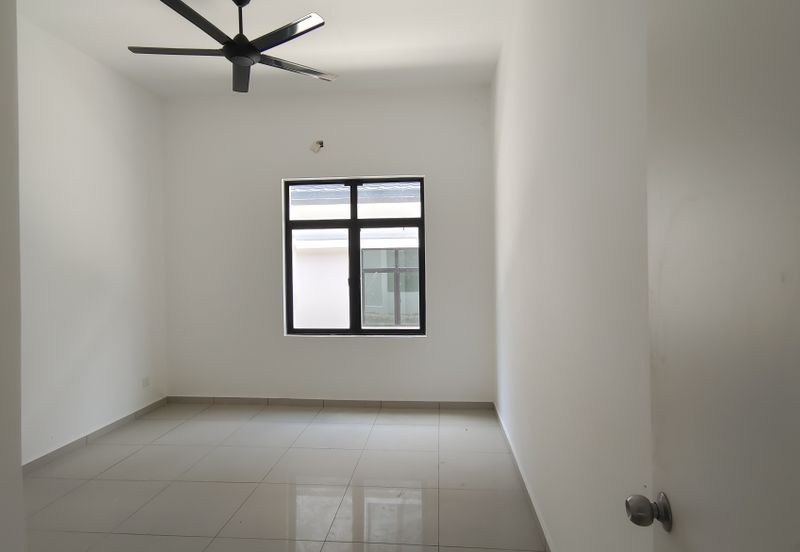 Cradleton @ Eco Majestic