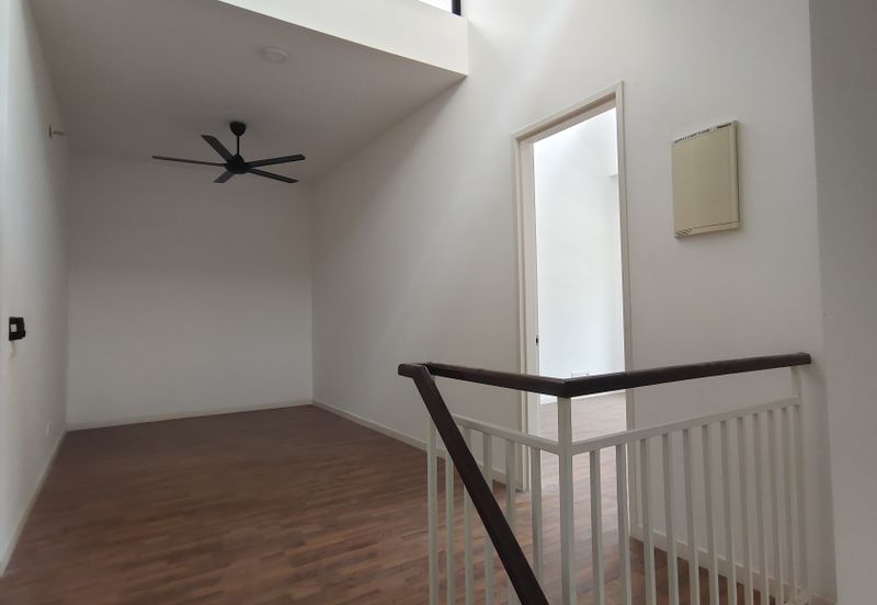 Cradleton @ Eco Majestic