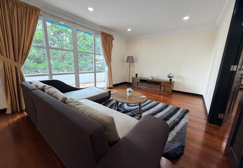 Kiara Peak (Puncak Kiara)