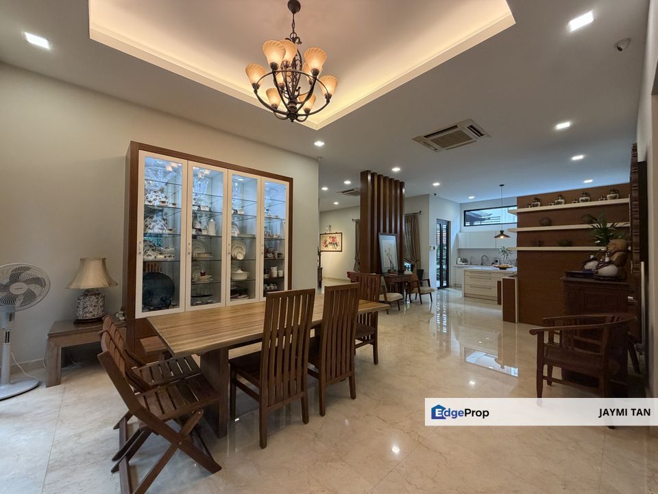 Bukit Gita Bayu Well Maintained 2 Storey Bungalow For Sale, Selangor, Seri Kembangan