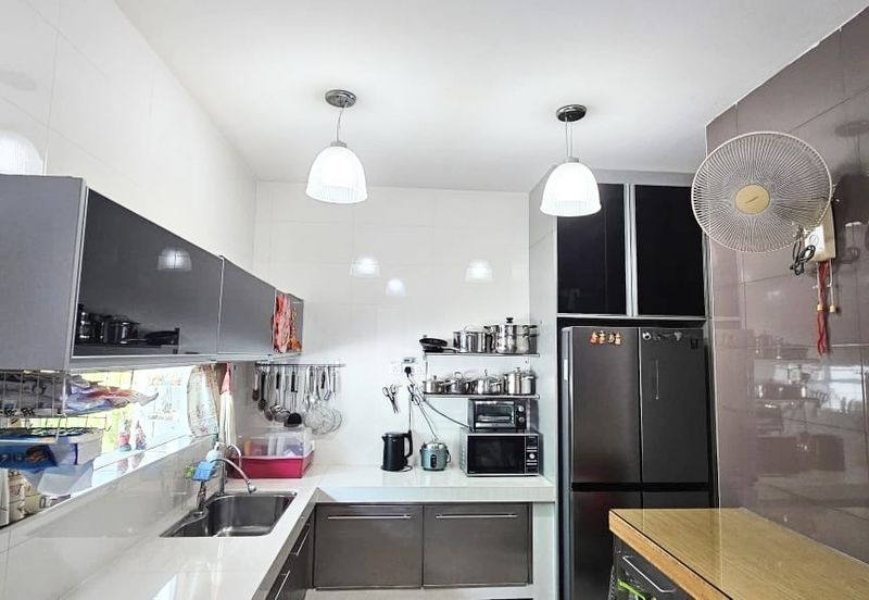 Bandar Kinrara 8 Sapphire Well Maintained 2 Storey Semi-D For Sale