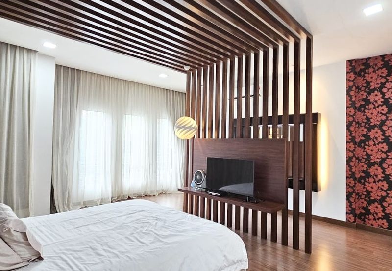 Bandar Kinrara 8 Sapphire Well Maintained 2 Storey Semi-D For Sale