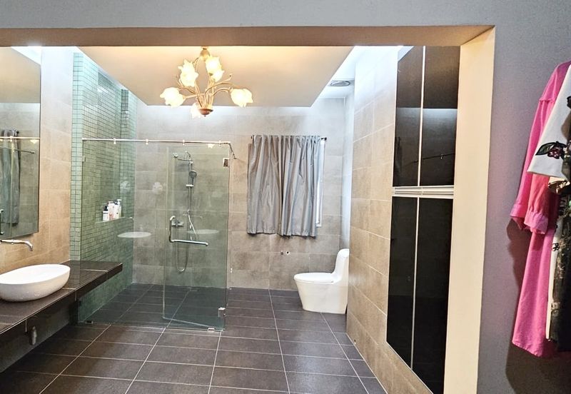 Bandar Kinrara 8 Sapphire Well Maintained 2 Storey Semi-D For Sale