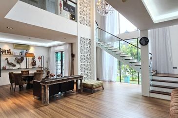 Bandar Kinrara 8 Sapphire Well Maintained 2 Storey Semi-D For Sale