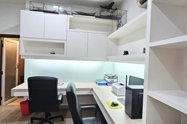 Bandar Kinrara 8 Sapphire Well Maintained 2 Storey Semi-D For Sale