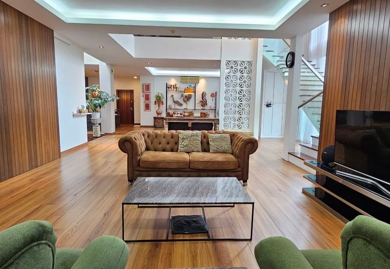 Bandar Kinrara 8 Sapphire Well Maintained 2 Storey Semi-D For Sale