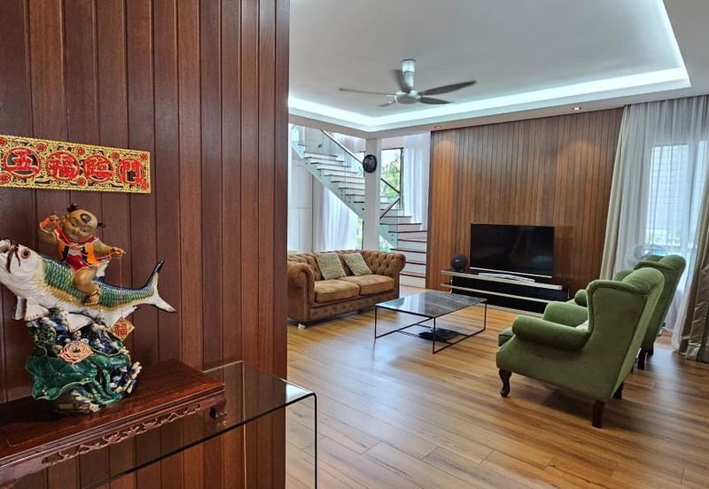 Bandar Kinrara 8 Sapphire Well Maintained 2 Storey Semi-D For Sale