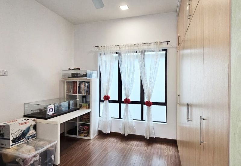 Bandar Kinrara 8 Sapphire Well Maintained 2 Storey Semi-D For Sale