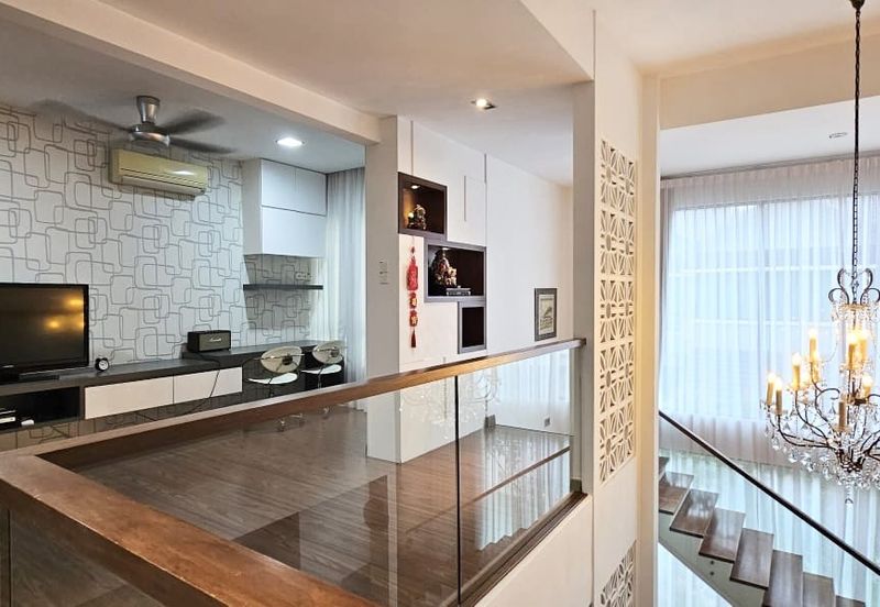 Bandar Kinrara 8 Sapphire Well Maintained 2 Storey Semi-D For Sale