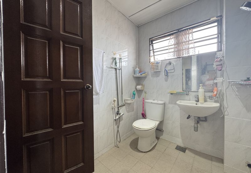 Cheras Taman Taynton View Well Maintained 2 Storey Superlink For Sale