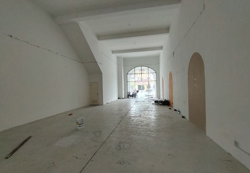 Ivoris @ Eco Majestic